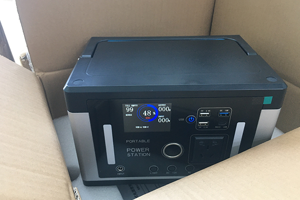 700W portativ tashqi elektr stantsiyasi mukammal logistika qadoqlash