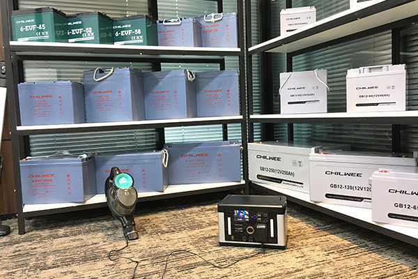 700w Smart Portativ elektr stantsiyasidan foydalaning